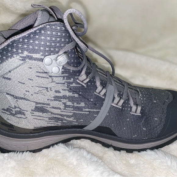 Brand New Neutral Keen Hiking Boots - Picture 3 of 14